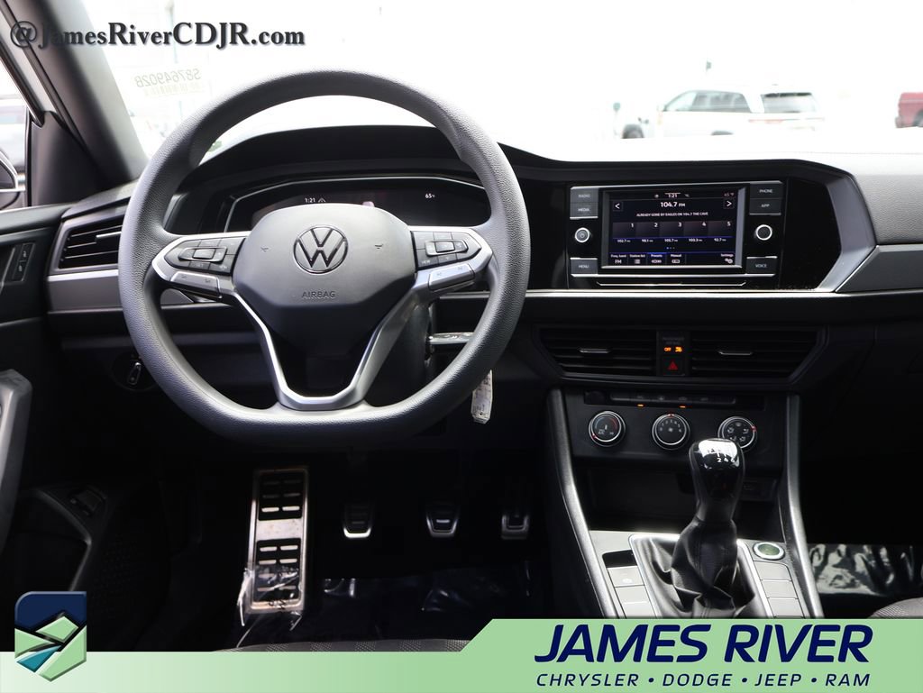 Used 2023 Volkswagen Jetta Sport FWD image 18
