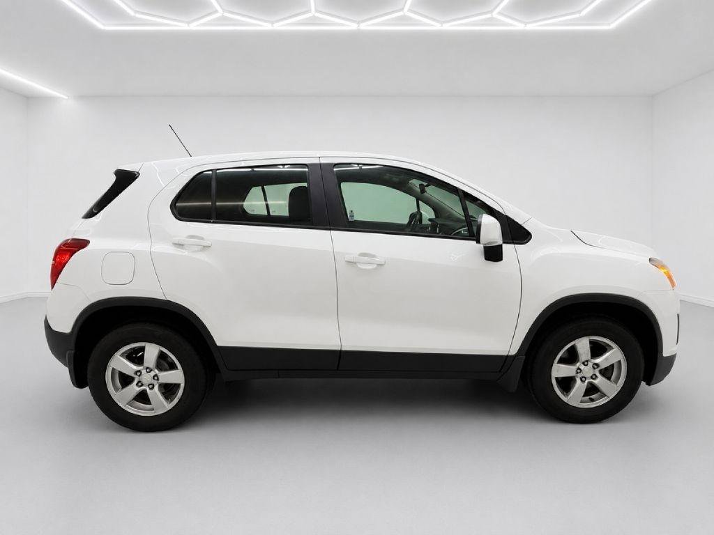 Used 2015 Chevrolet Trax LS w/ LPO, Protection Package AWD/4WD image 2