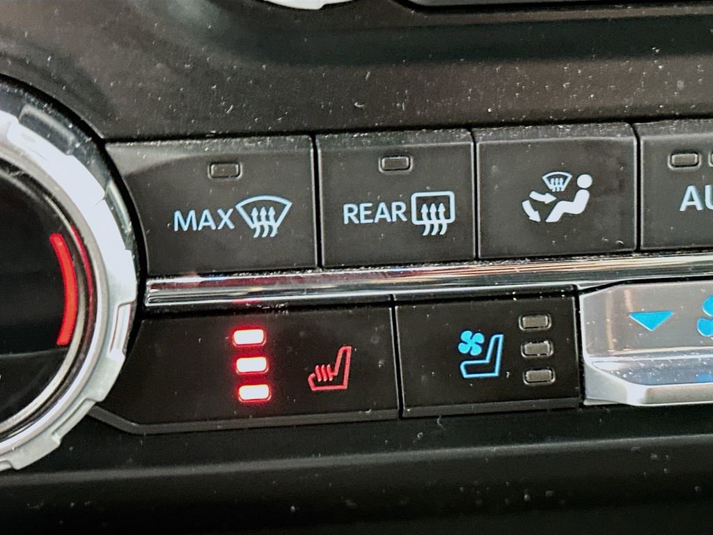 Used 2023 Ford F150 Platinum image 21