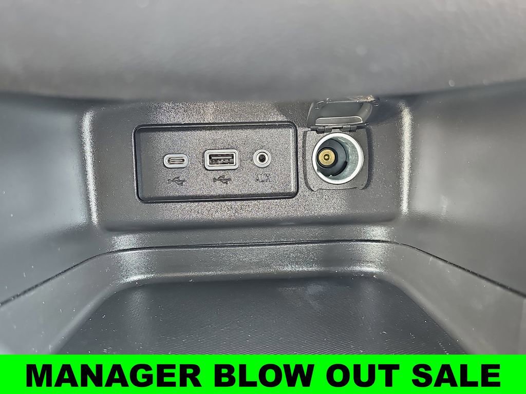 Used 2023 Chevrolet Equinox LT image 24