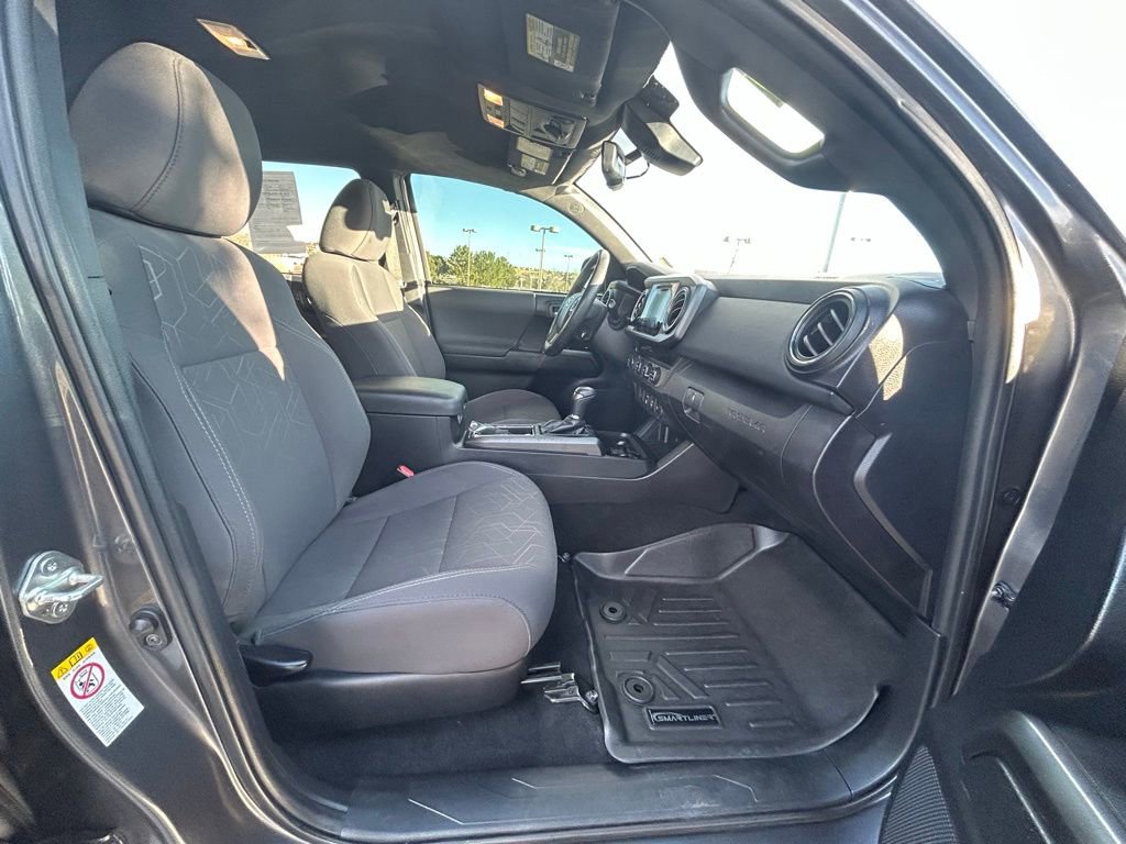 Used 2018 Toyota Tacoma TRD Off-Road image 31