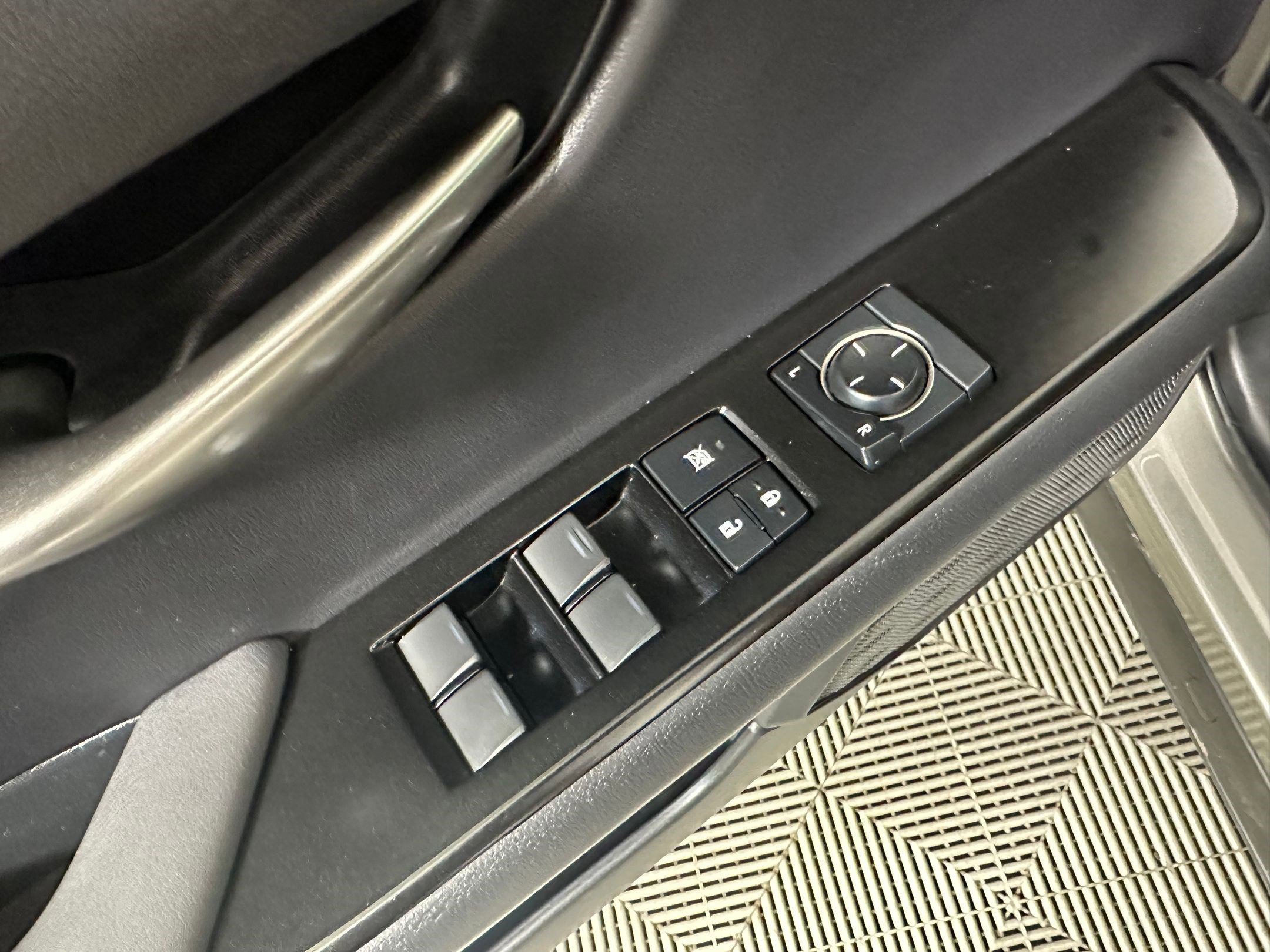 Used 2020 Lexus UX 250h w/ Premium Package image 12