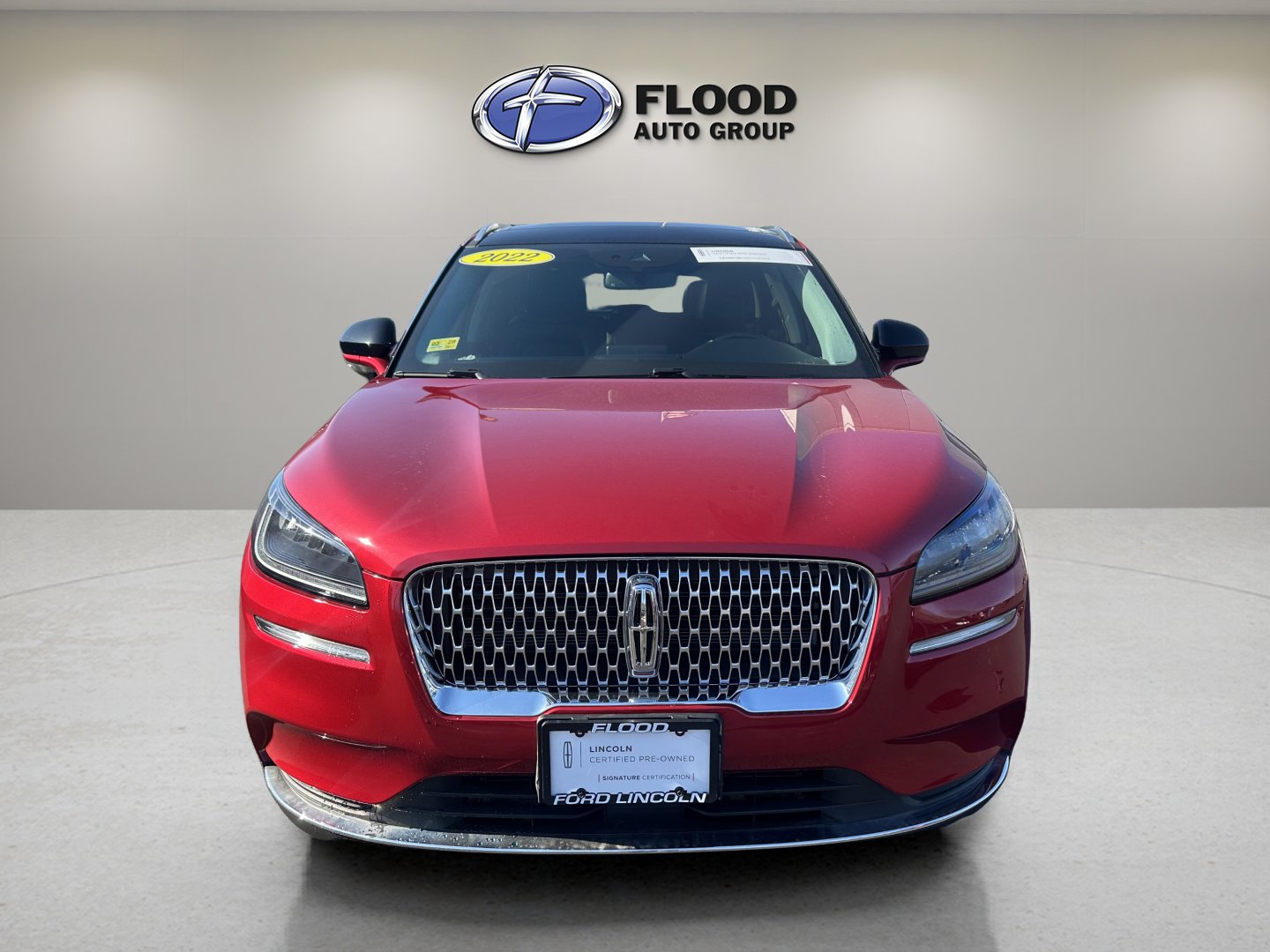 Used 2022 Lincoln Corsair AWD w/ Premium Package image 2