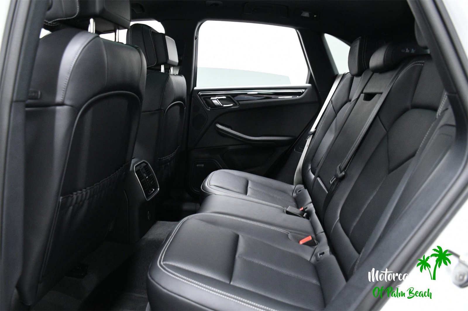 Used 2025 Porsche Macan Turbo image 37