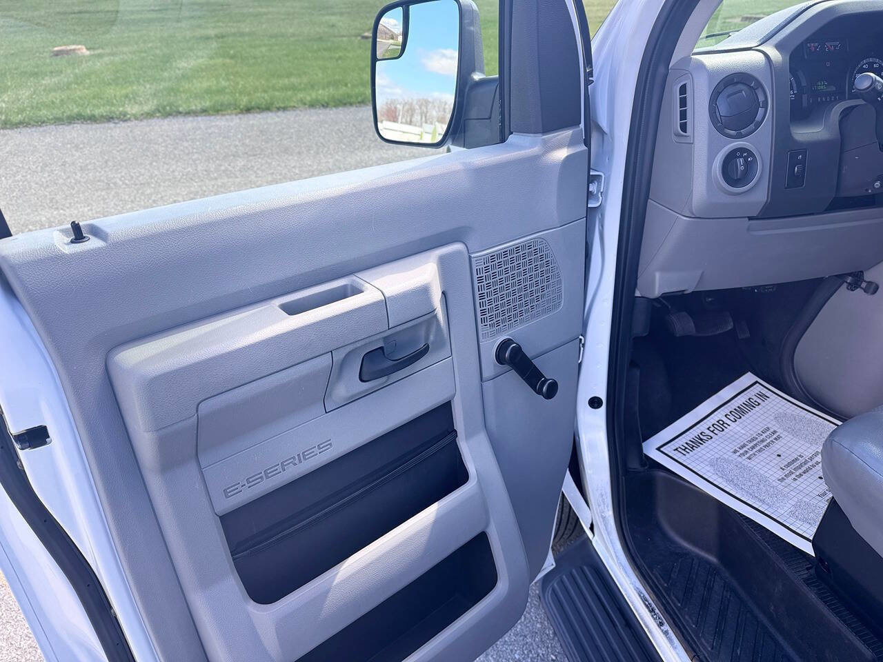 Used 2014 Ford E-350 and Econoline 350 XL RWD image 4