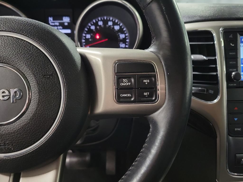 Used 2012 Jeep Grand Cherokee Laredo AWD/4WD image 25
