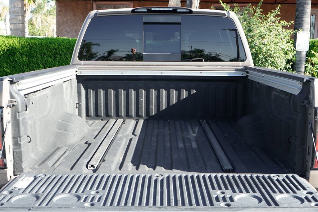 Used 2021 Nissan Titan PRO-4X w/ Pro-4x Utility Package AWD/4WD image 8