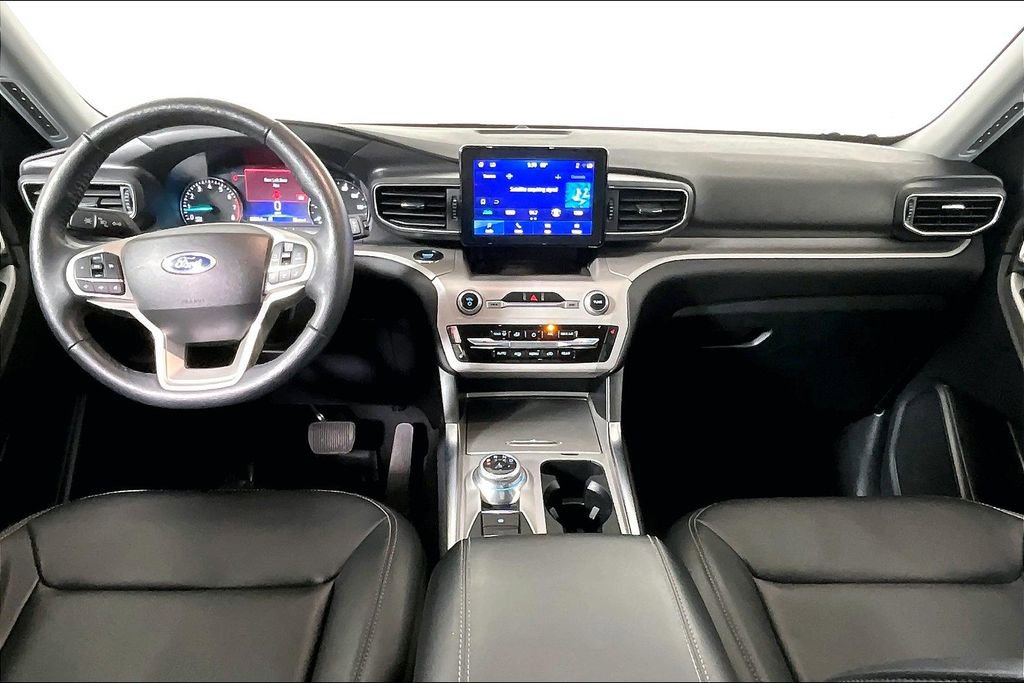 Used 2023 Ford Explorer XLT w/ Equipment Group 202A image 15