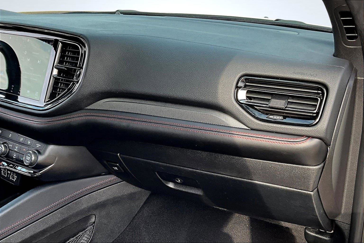 Used 2024 Dodge Durango GT image 17