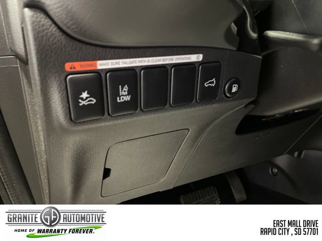 Used 2022 Mitsubishi Outlander SEL AWD/4WD image 19