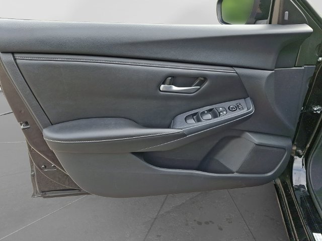 Used 2024 Nissan Sentra SV FWD image 14