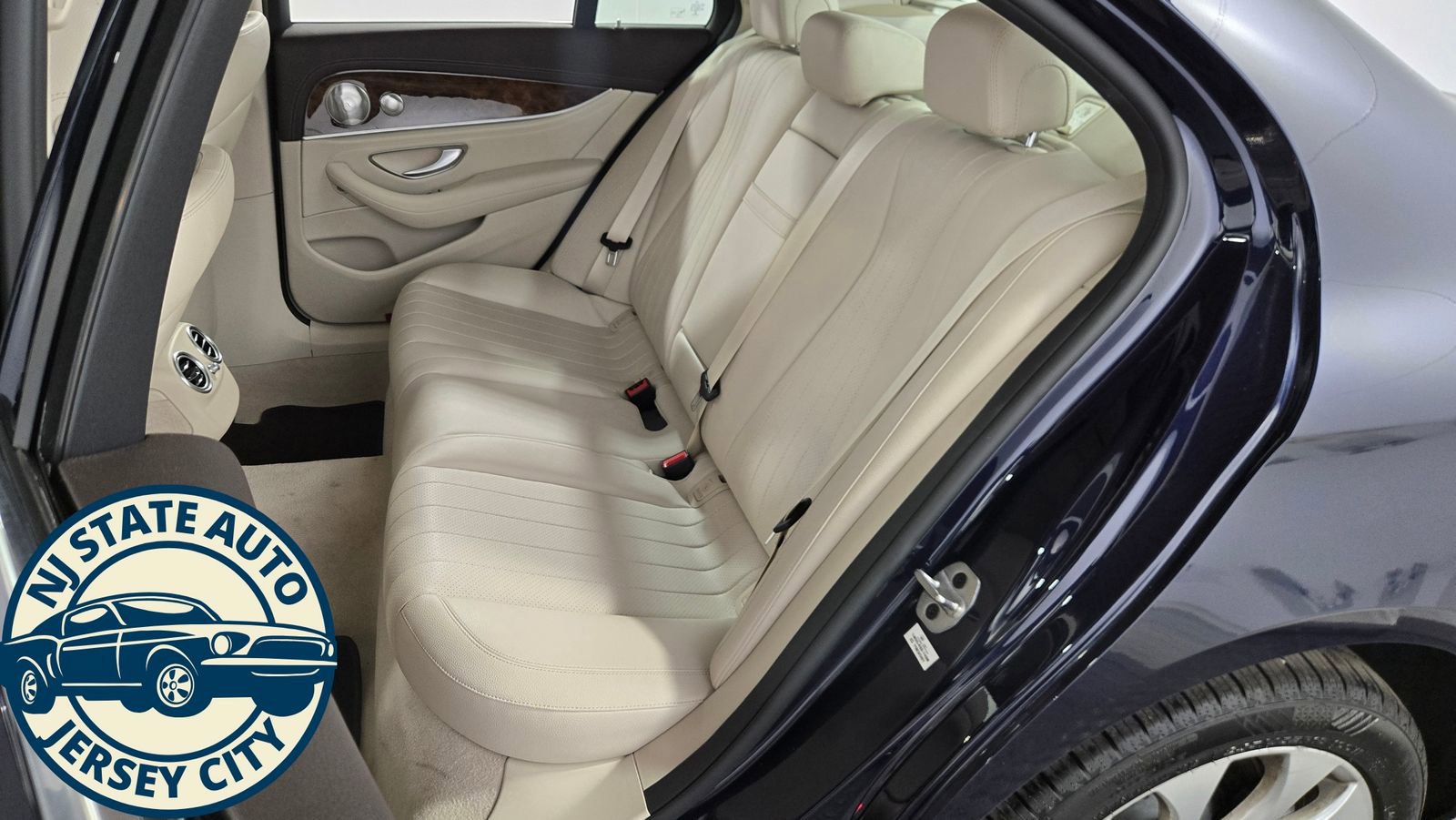 Used 2019 Mercedes-Benz E 450 4MATIC Sedan w/ Premium Package image 25