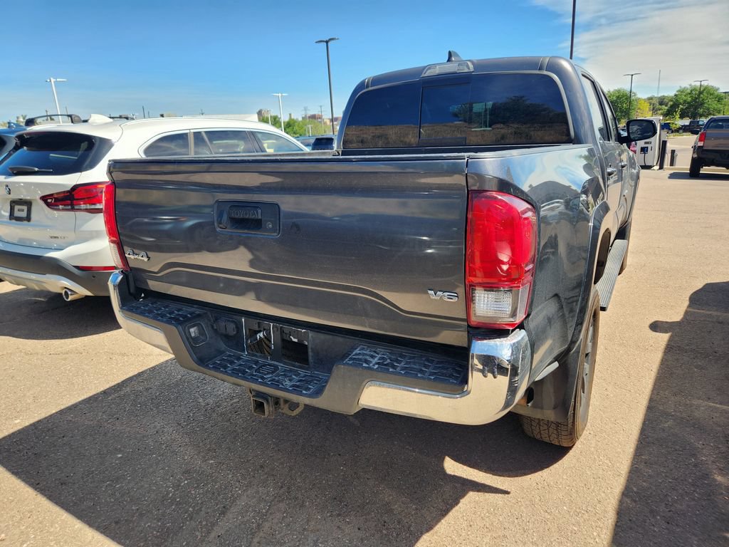 Used 2022 Toyota Tacoma SR5 AWD/4WD image 16
