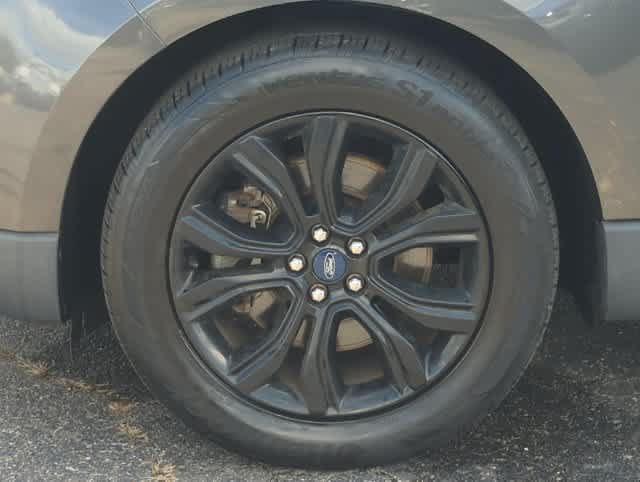Used 2019 Ford Edge Titanium AWD/4WD image 14