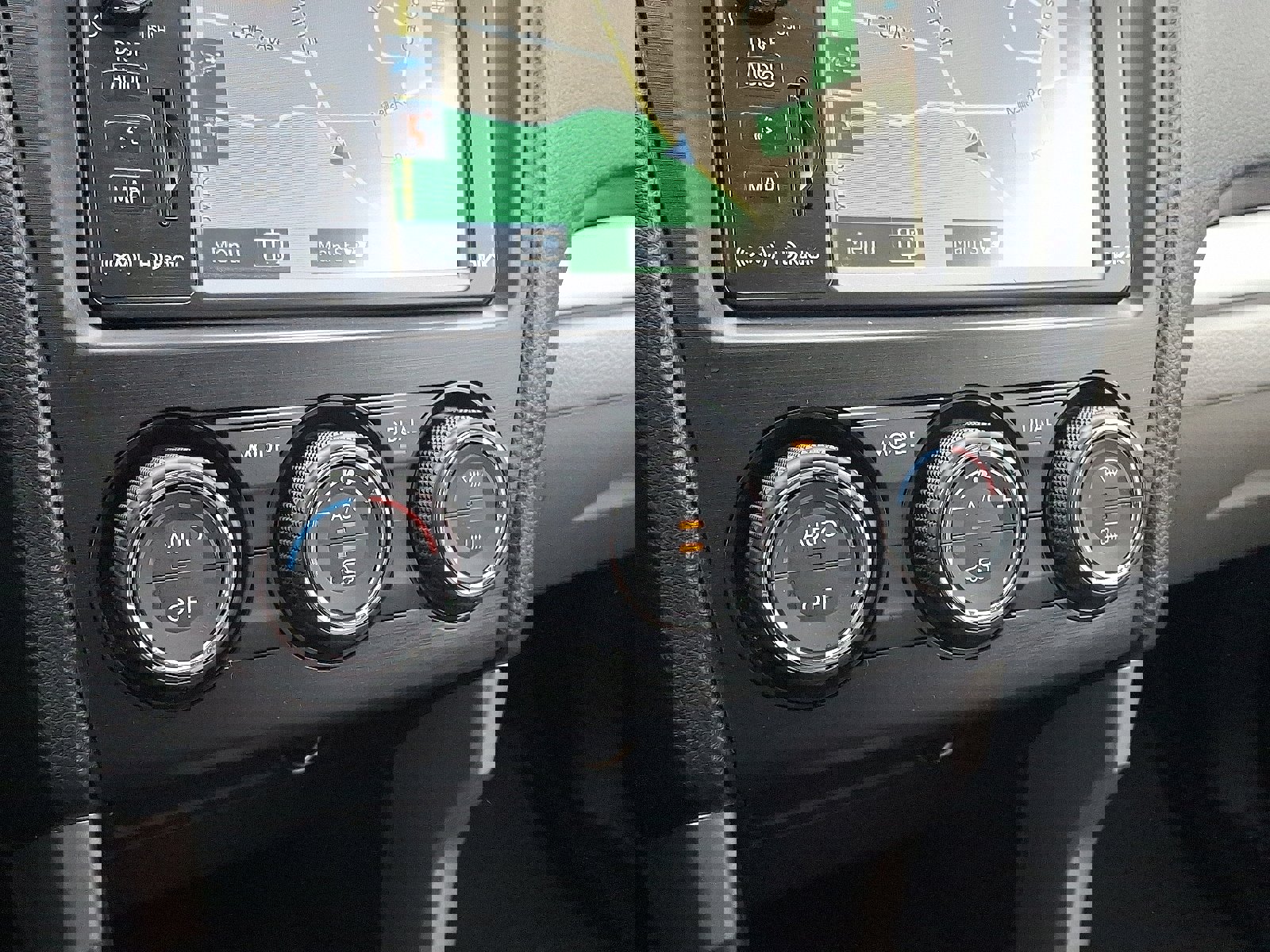 Used 2015 Subaru Forester 2.5i Touring w/ Eyesight & Navigation System image 16