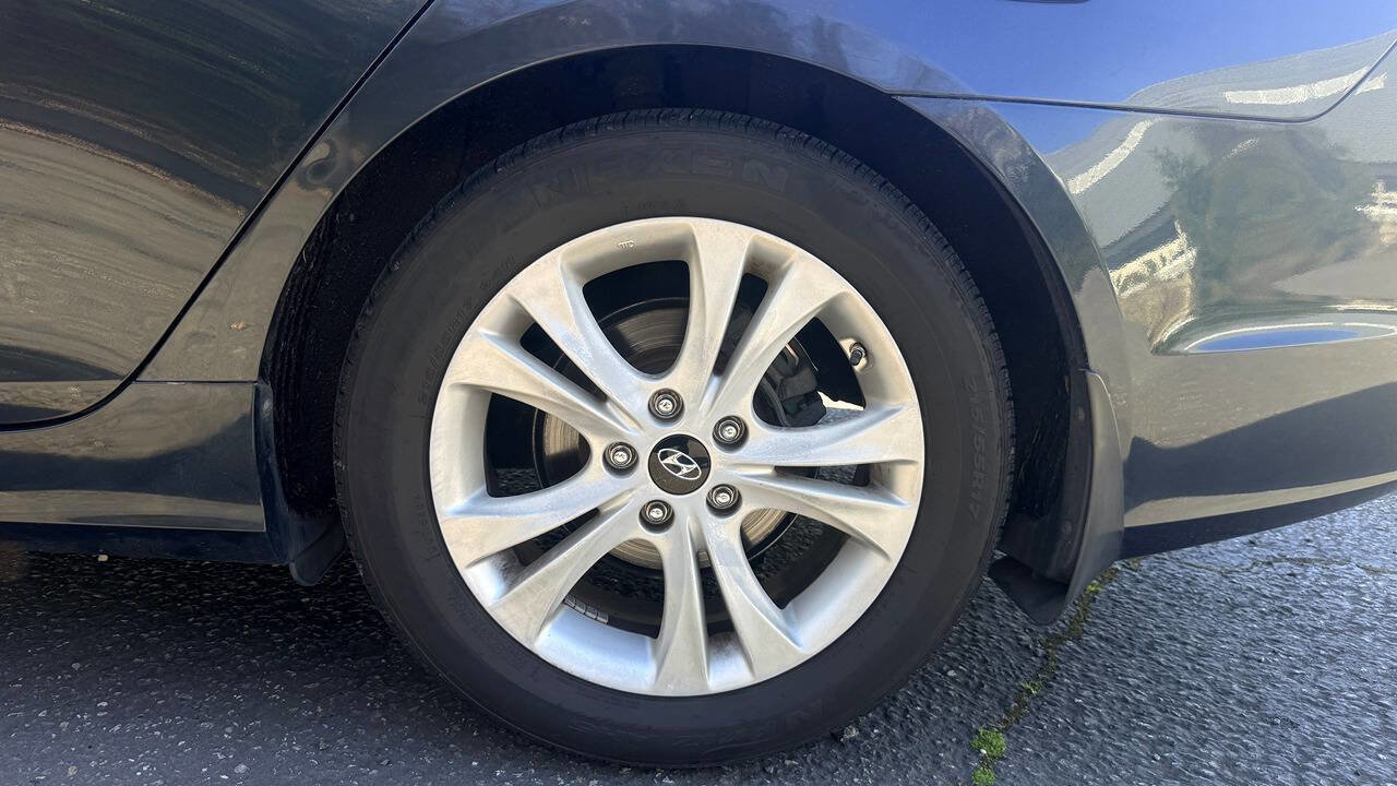 Used 2013 Hyundai Sonata Limited w/ Premium Pkg image 48