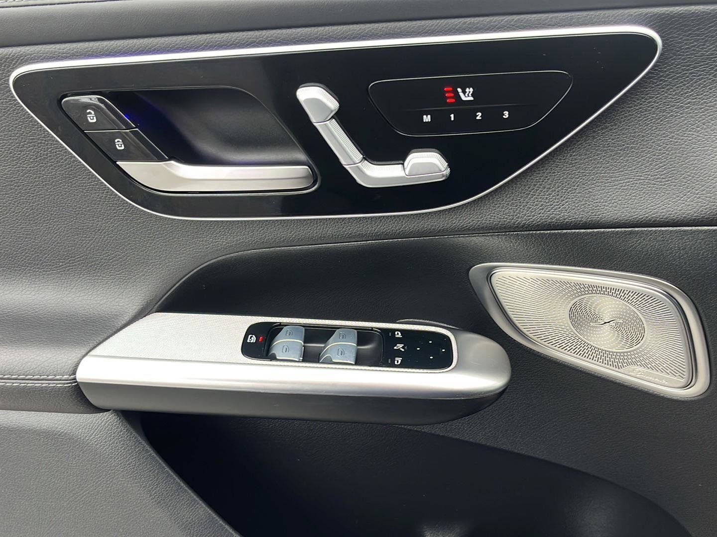 Used 2024 Mercedes-Benz GLC 300 4MATIC image 22