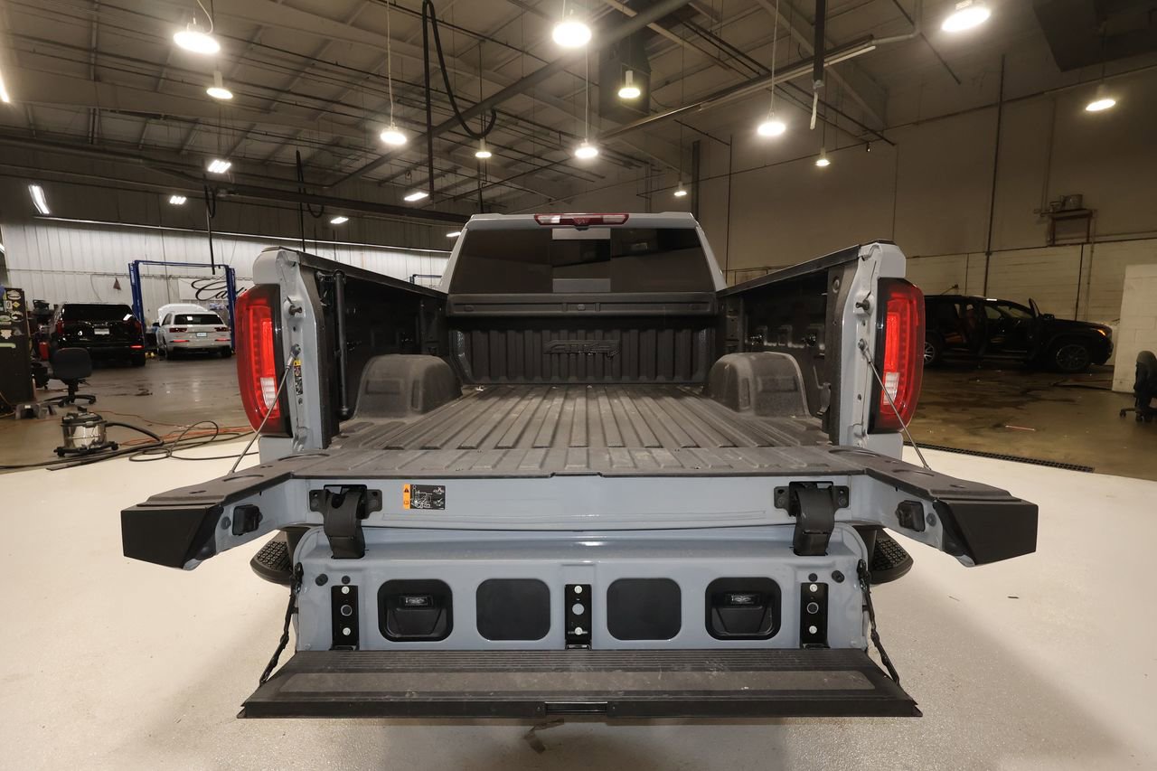 Used 2024 GMC Sierra 1500 AT4 w/ Technology Package AWD/4WD image 27