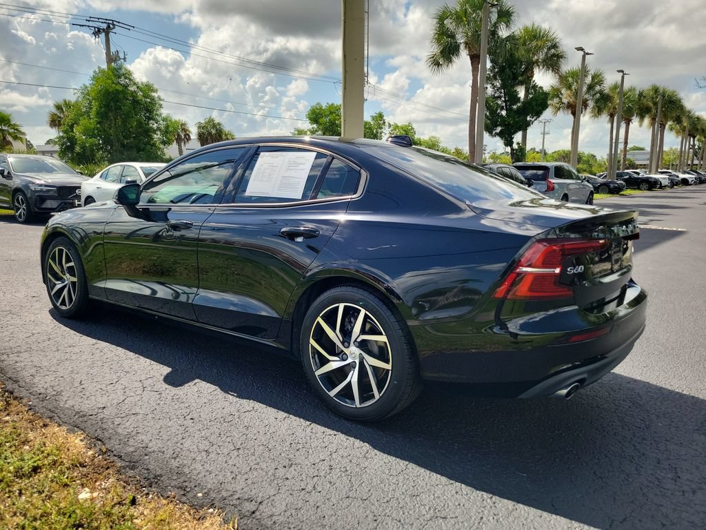 Used 2020 Volvo S60 T5 Momentum FWD image 4