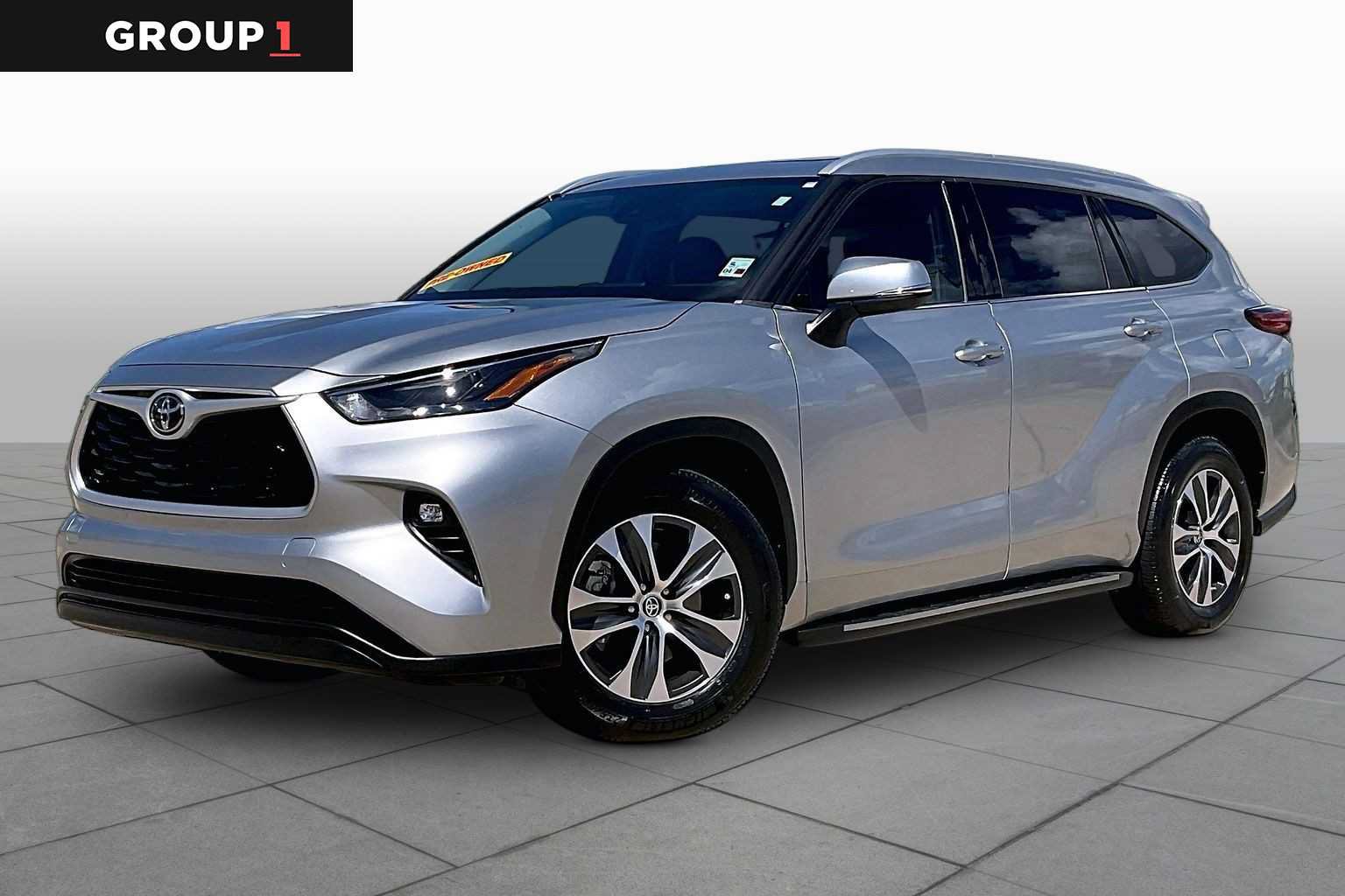 Used 2022 Toyota Highlander XLE FWD image 1