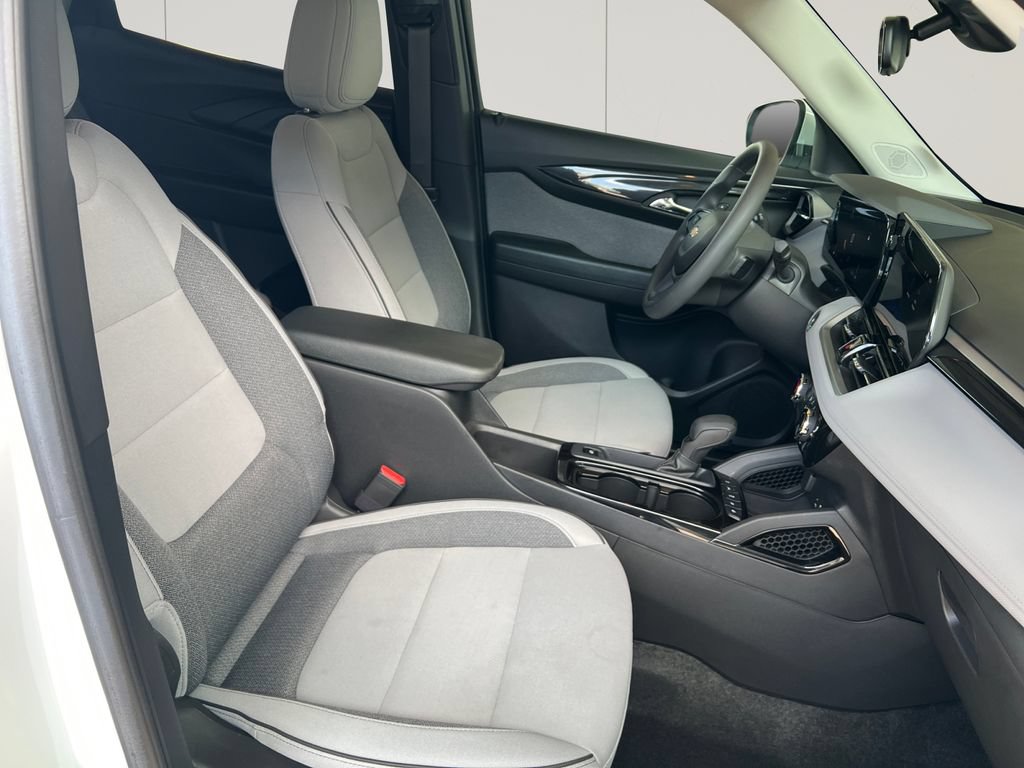 Certified 2024 Chevrolet TrailBlazer LT w/ Driver Confidence Package FWD image 16
