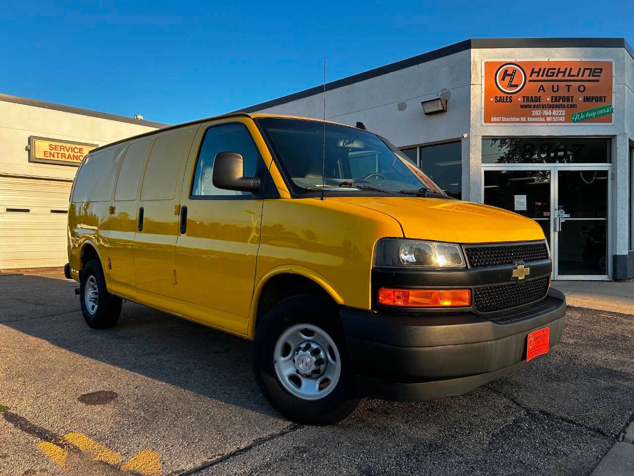Used 2019 Chevrolet Express 2500 image 2