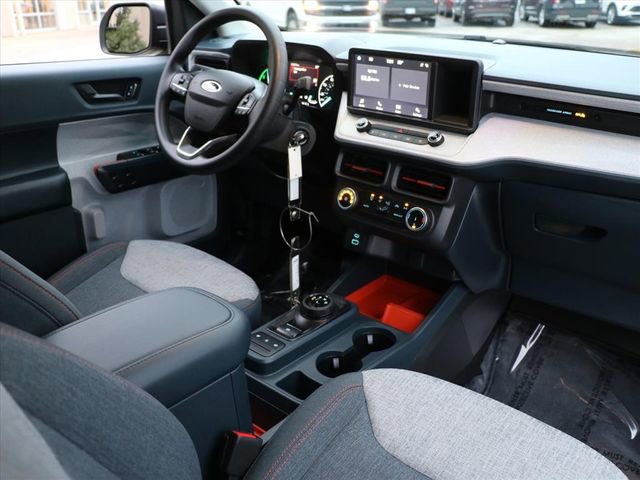 Used 2024 Ford Maverick XLT image 12