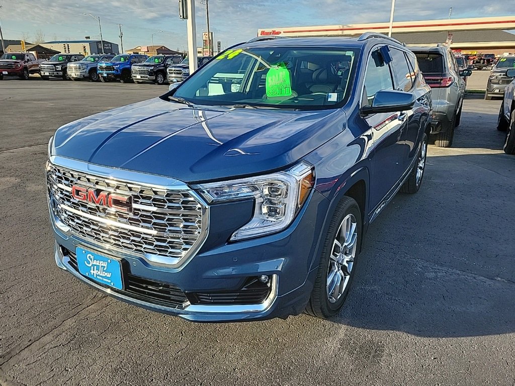 Used 2024 GMC Terrain Denali w/ Denali Premium Package