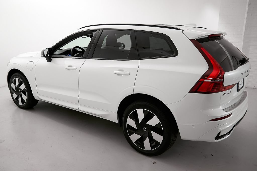 Certified 2024 Volvo XC60 T8 Plus w/ Protection Package Premier AWD/4WD image 7