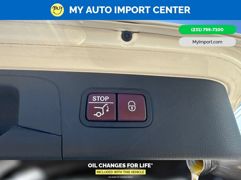 Used 2022 Mercedes-Benz GLC 300 4MATIC w/ Driver Assistance Package image 31