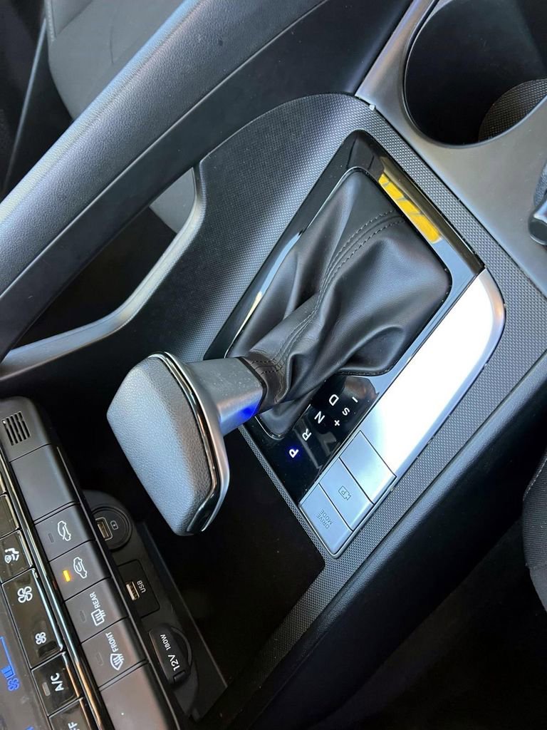 Certified 2022 Hyundai Elantra SEL image 19