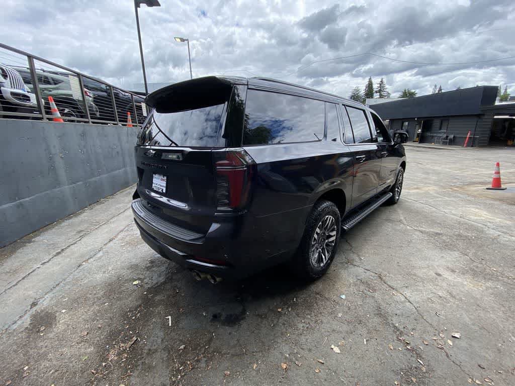 Used 2025 Chevrolet Suburban Z71 AWD/4WD image 6