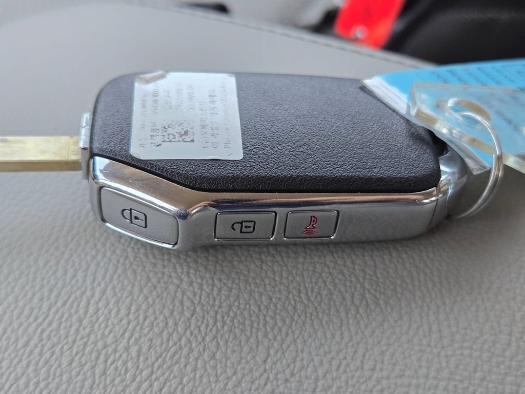 Certified 2025 Kia Soul LX w/ LX Technology Package FWD image 30