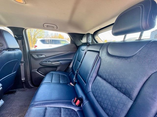 Used 2022 Chevrolet Bolt EUV LT w/ Convenience Package FWD image 9