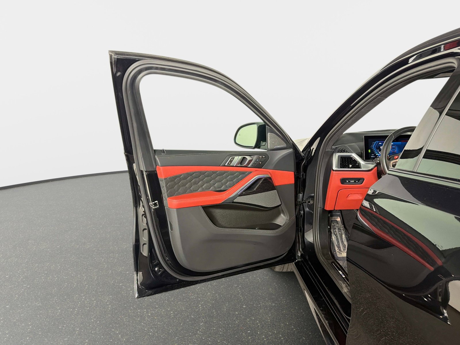 Used 2025 BMW X6 M Competition AWD/4WD image 35