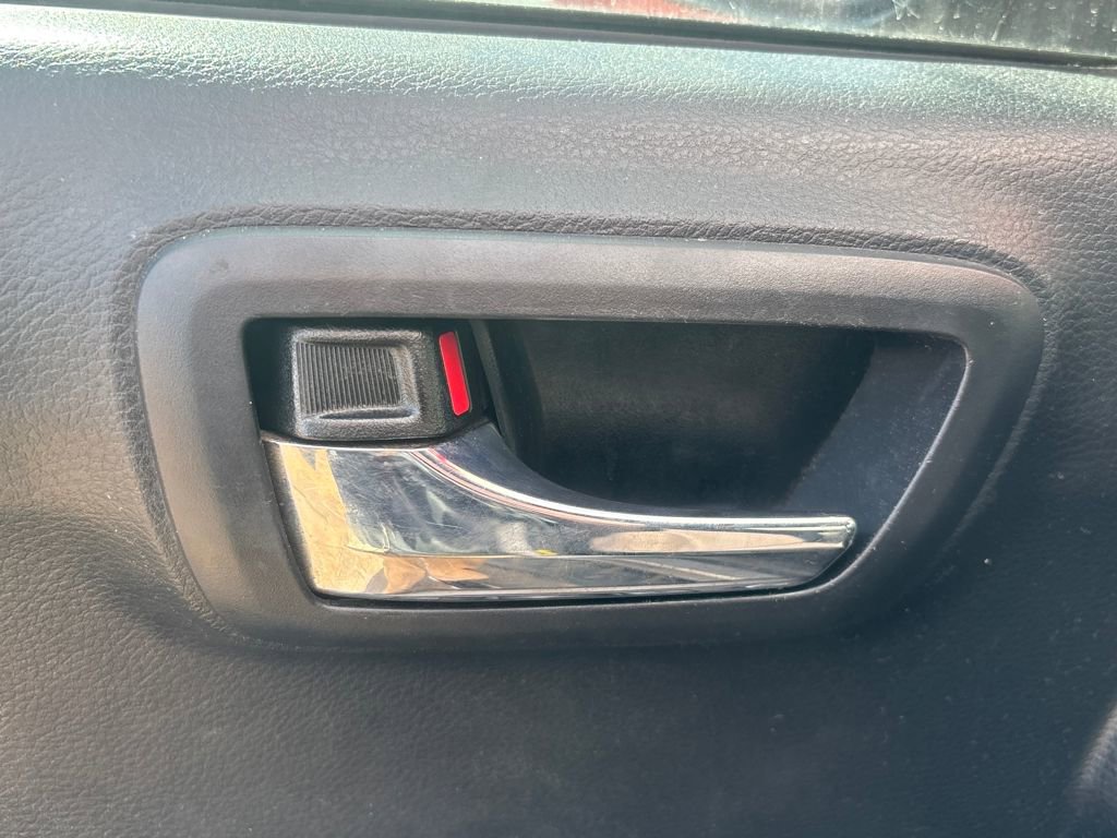 Used 2018 Toyota Tacoma TRD Sport w/ Technology Package image 7