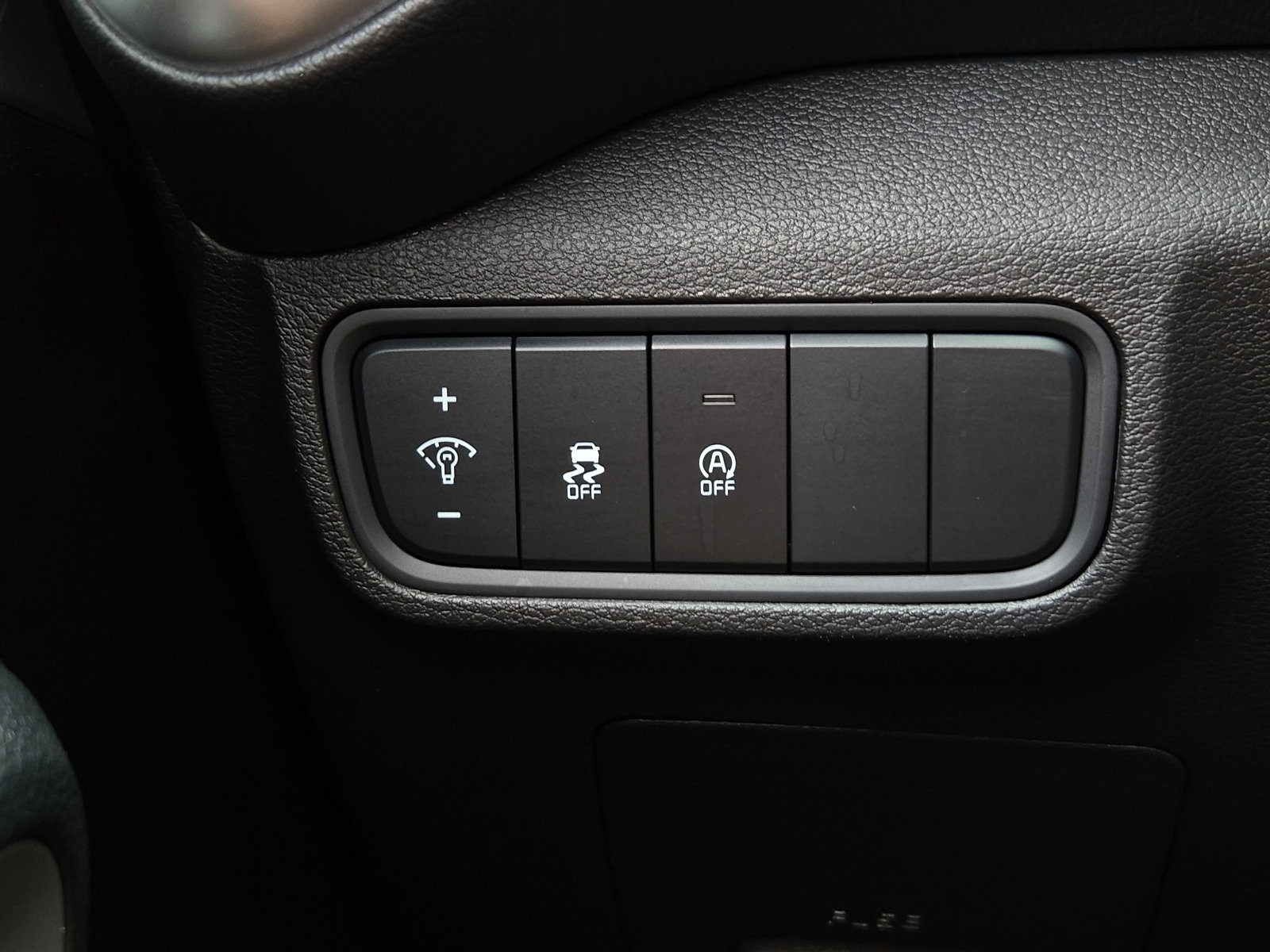 Used 2023 Kia Soul LX w/ LX Technology Package FWD image 24