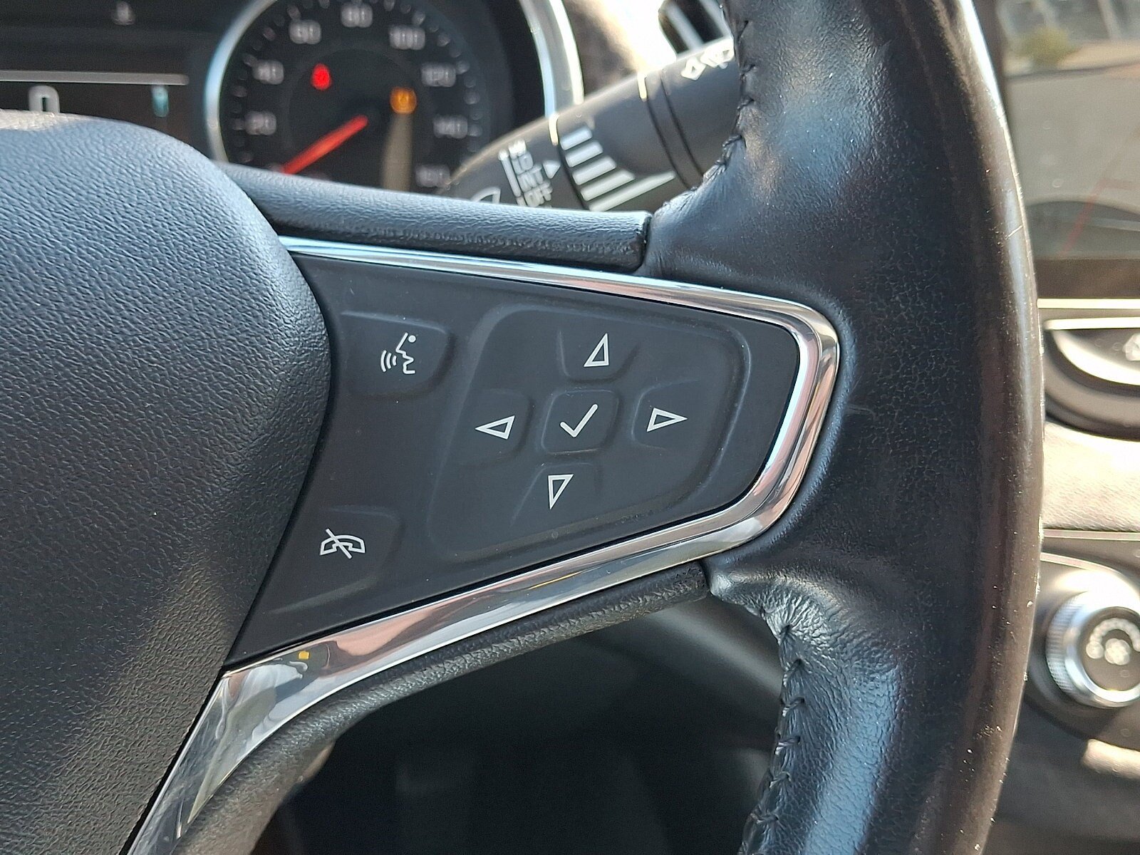 Used 2018 Chevrolet Malibu LT FWD image 24