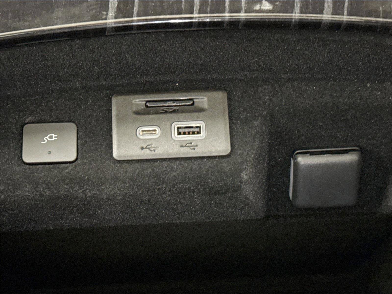 Used 2022 Cadillac Escalade Sport w/ Touring Package image 38