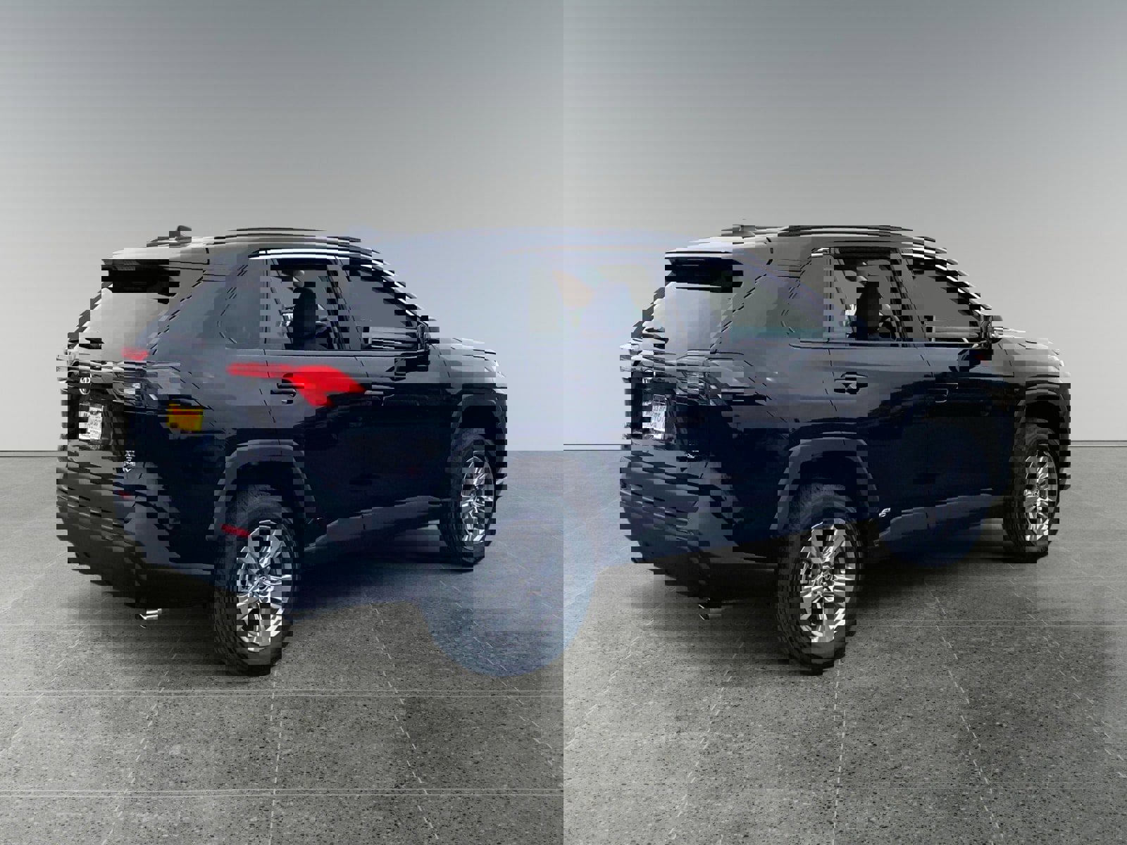 Used 2025 Toyota RAV4 XLE image 5