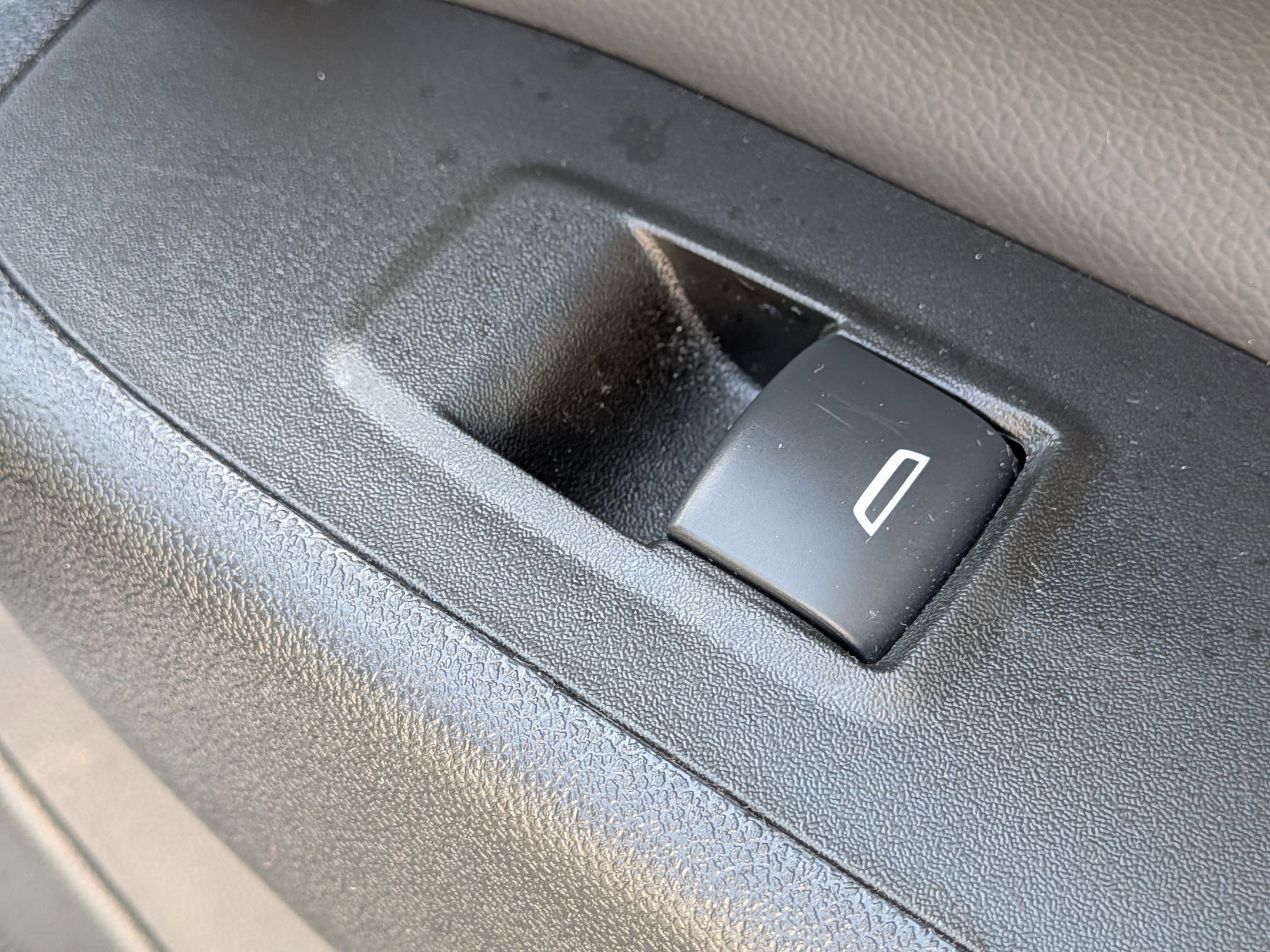 Used 2024 Chevrolet Equinox LT AWD/4WD image 35