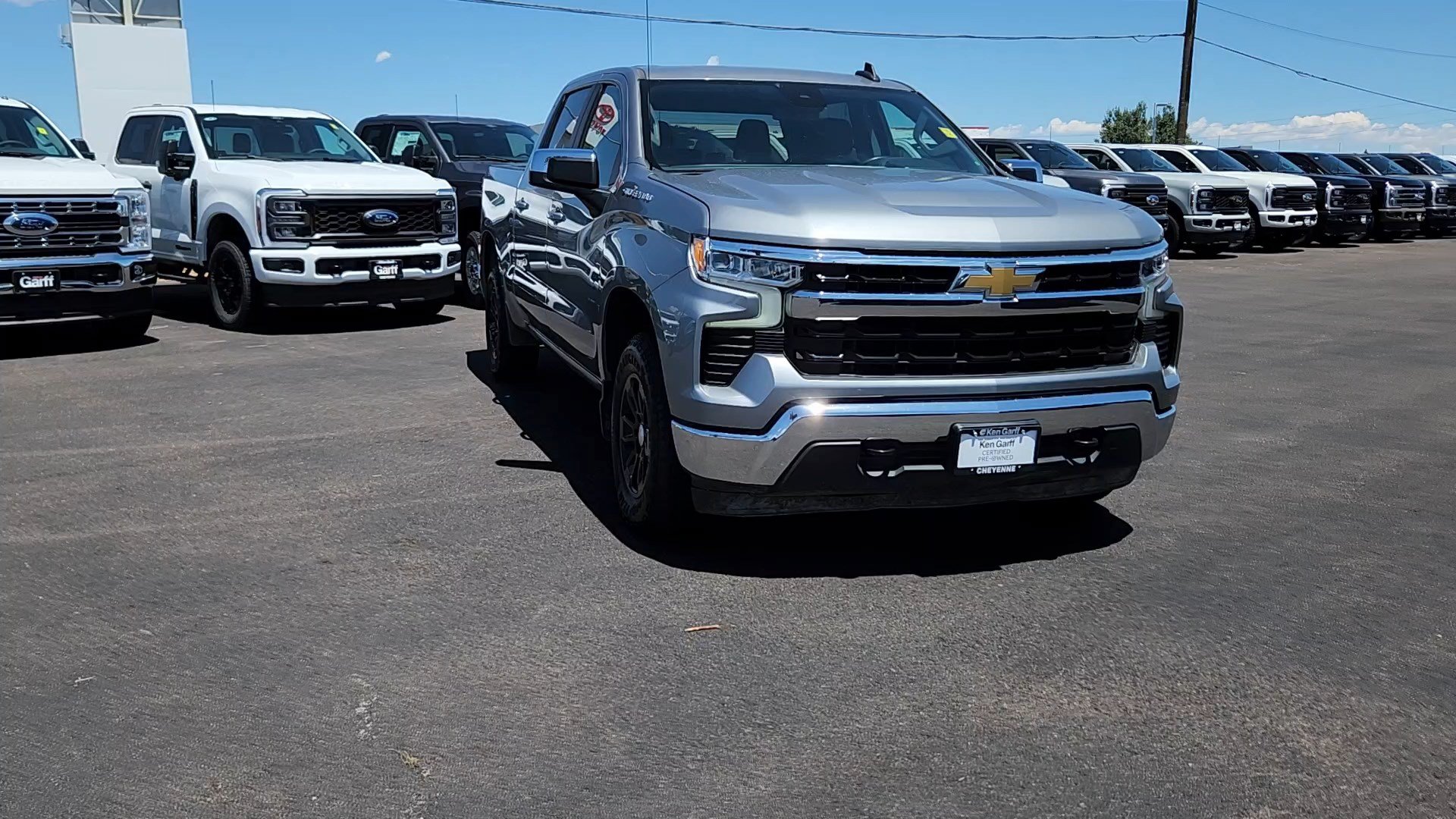 Used 2025 Chevrolet Silverado 1500 LT AWD/4WD image 4