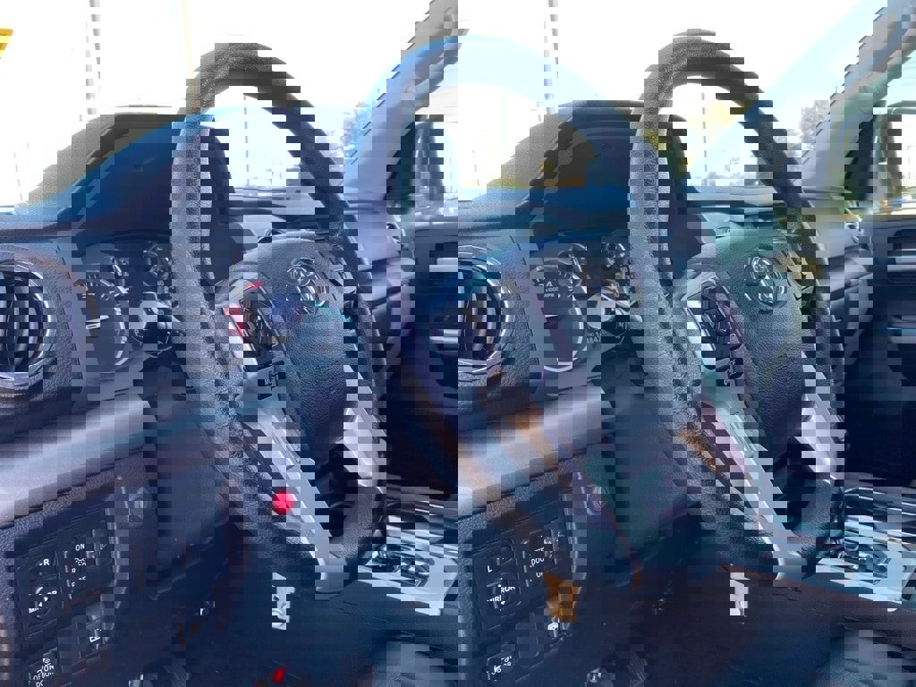 Used 2017 Toyota Tundra SR5 image 9