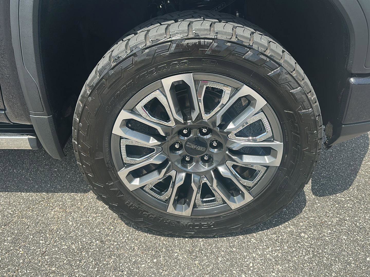 Used 2023 GMC Sierra 1500 Denali Ultimate image 4