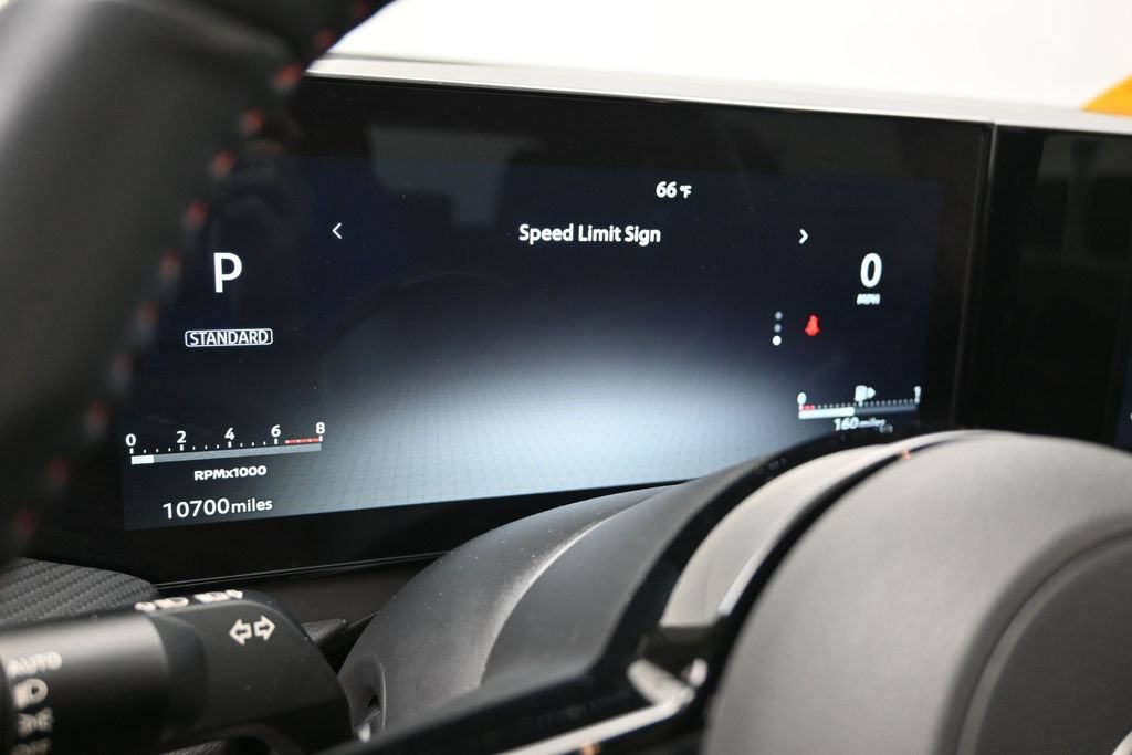 Used 2025 Nissan Kicks SR w/ SR Premium Package FWD image 23