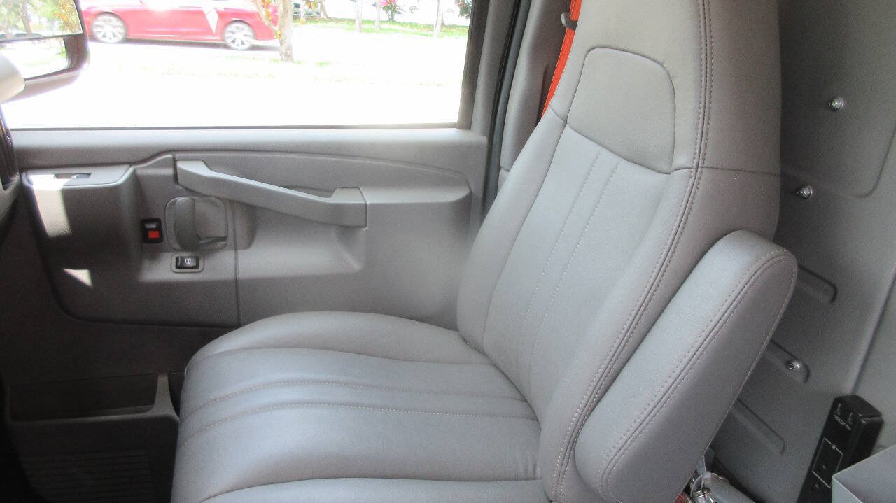 Used 2019 Chevrolet Express 2500 w/ Driver Convenience Package RWD image 30