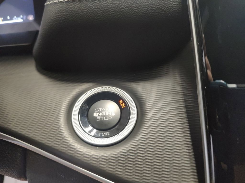 New 2025 Jeep Grand Cherokee Altitude image 23