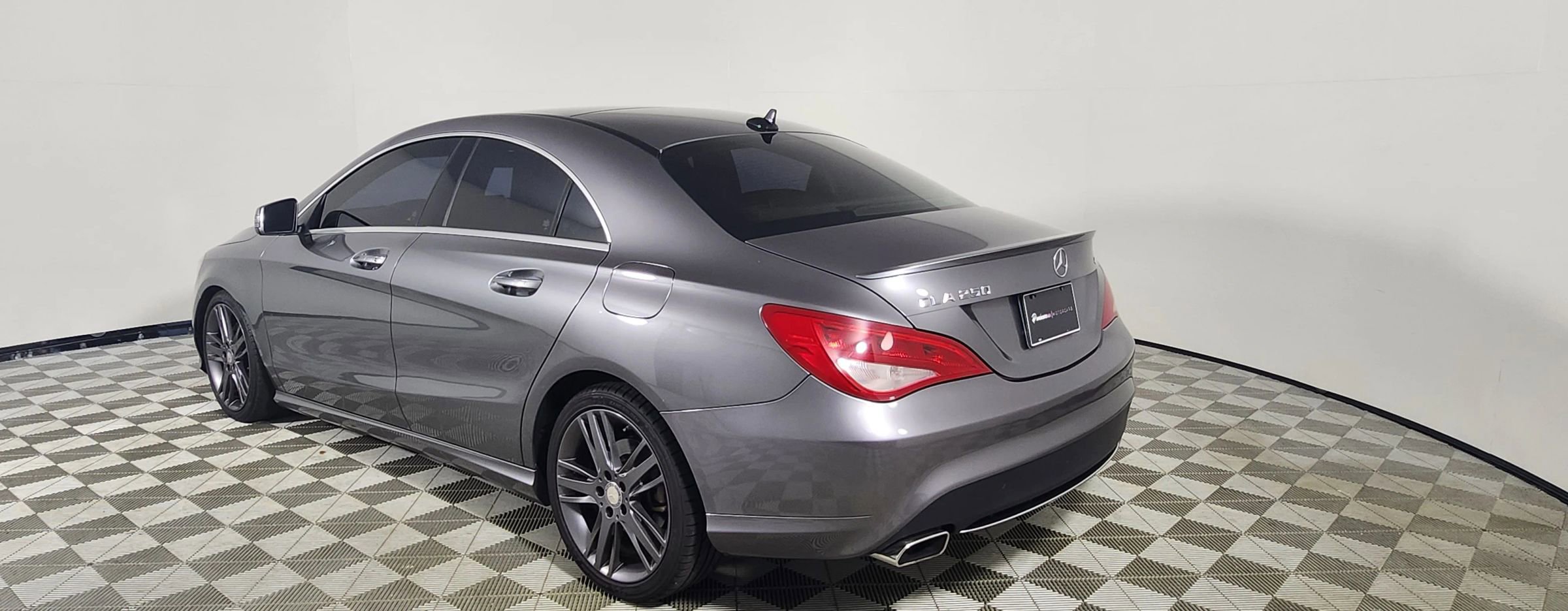 Used 2015 Mercedes-Benz CLA 250 4MATIC image 5