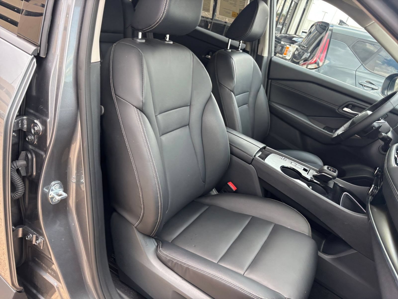Used 2026 Nissan Rogue SL FWD image 38