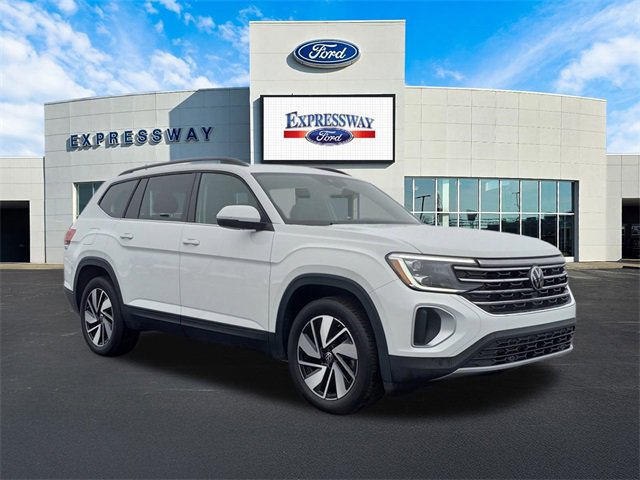 Used 2025 Volkswagen Atlas SE image 4